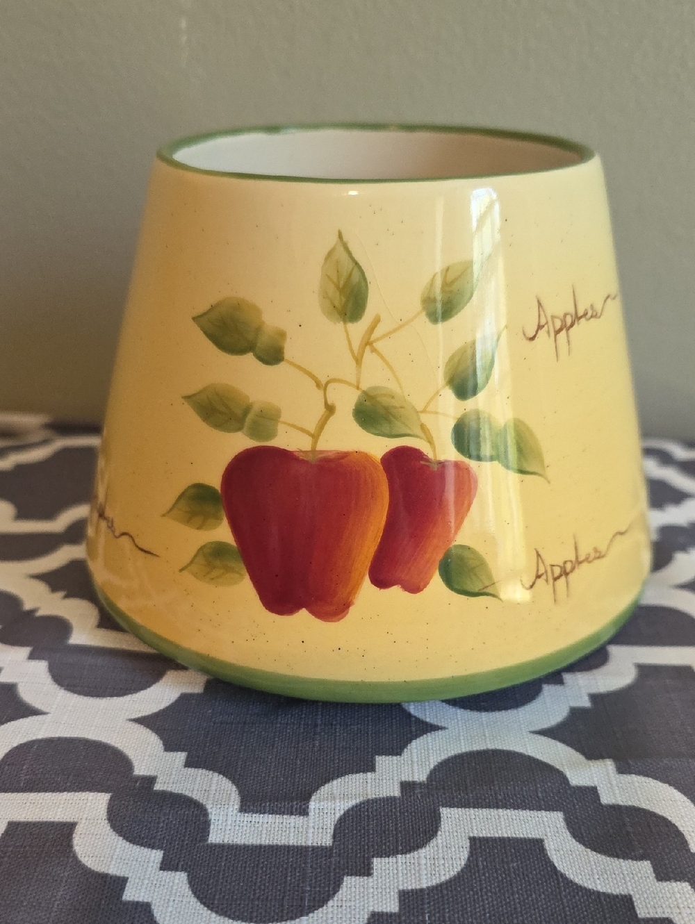 Home Interiors Cream Ceramic Apple Orchard Collection Candle Topper